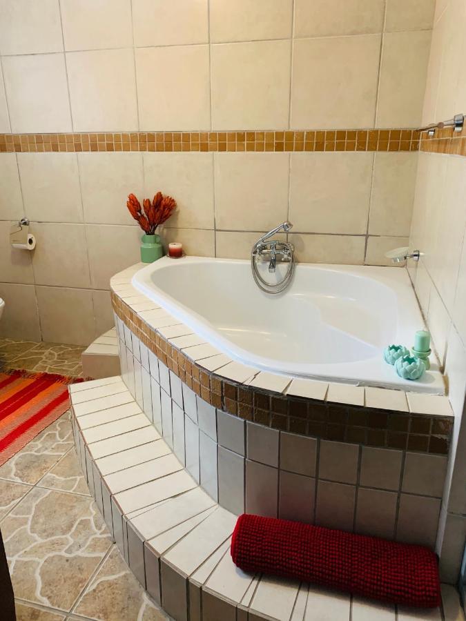 Bed and Breakfast Bokamoso Views Рюстенбург Экстерьер фото